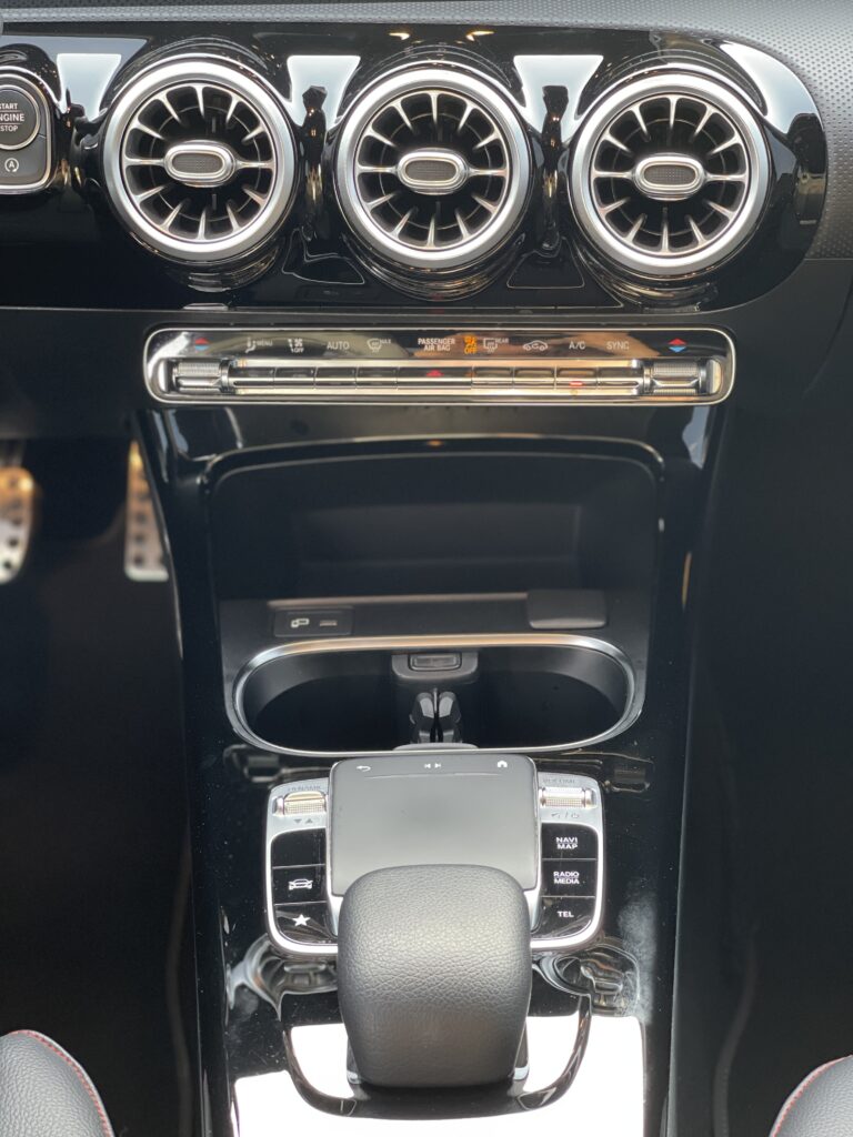 Mercedes-Benz CLA 250 interior